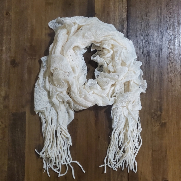 New Women's Pretty Victoria's Secret Soft Ruffle & Fringe Scarf - Ivory Cream - Picture 4 of 6